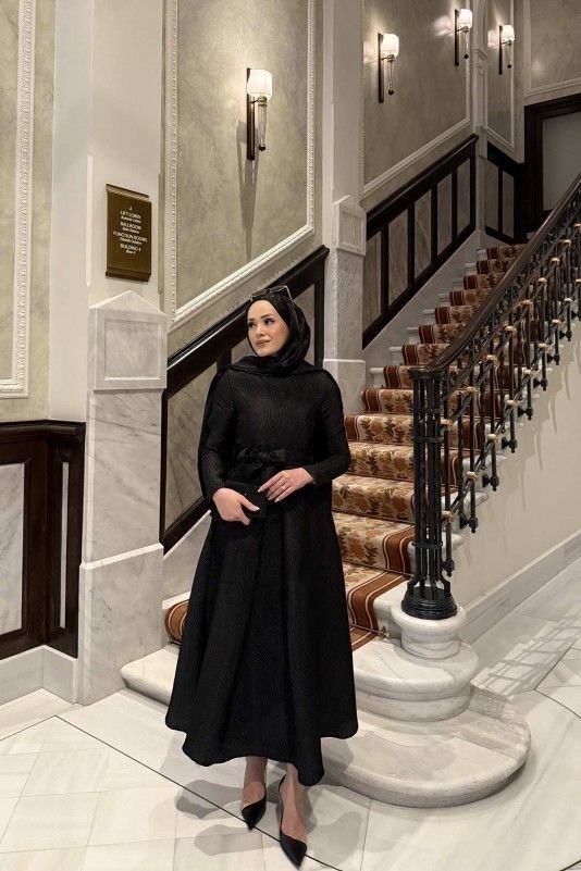 Mina Elbise siyah