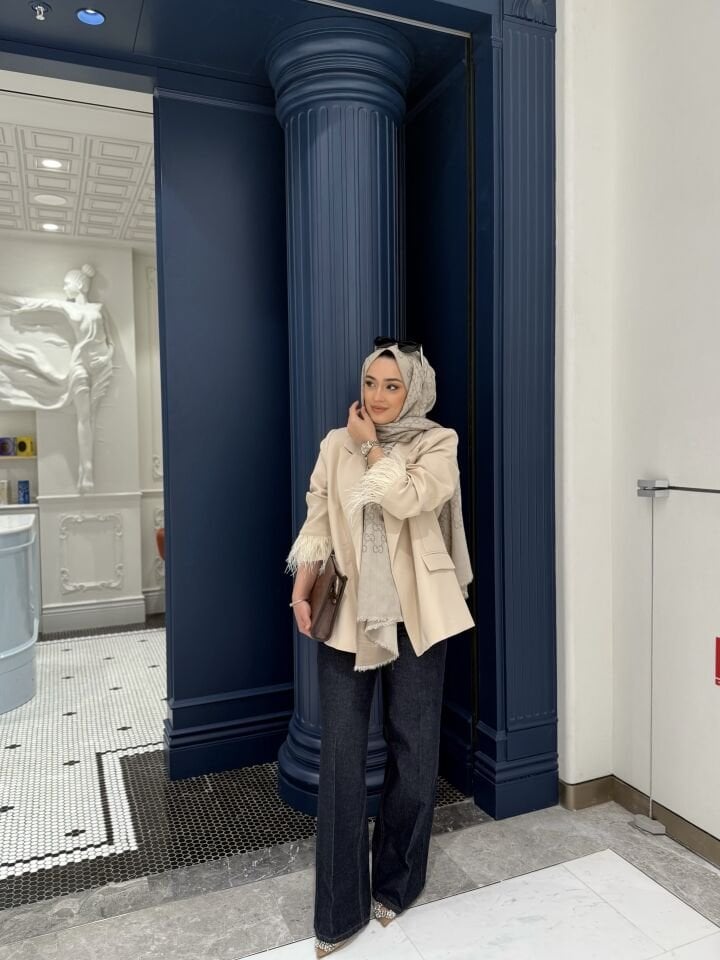 Kolları Tüylü Ceket| Taş