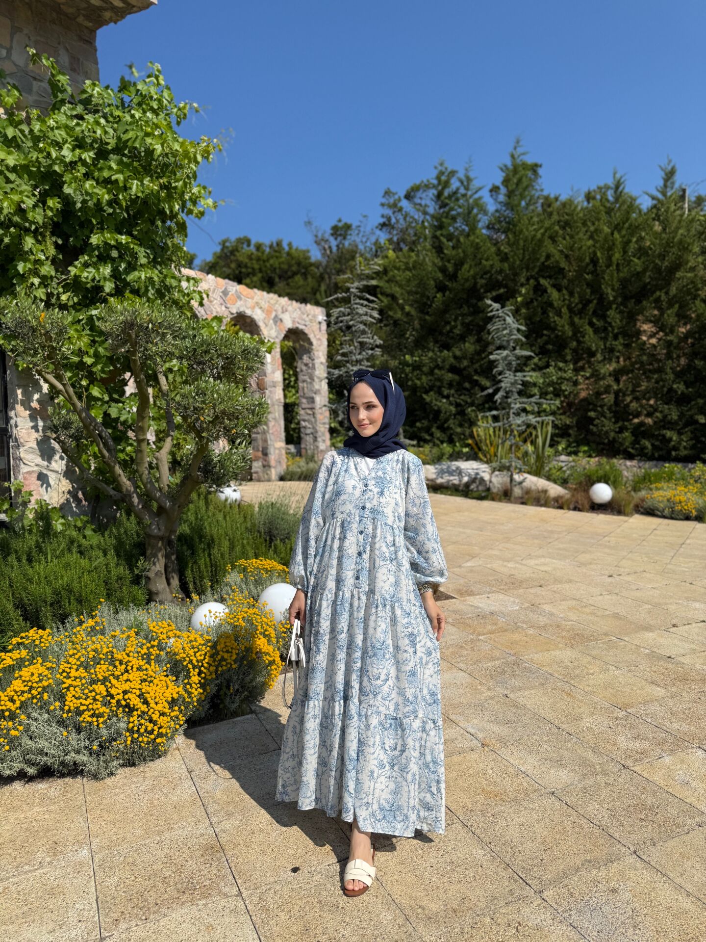 Helen Elbise