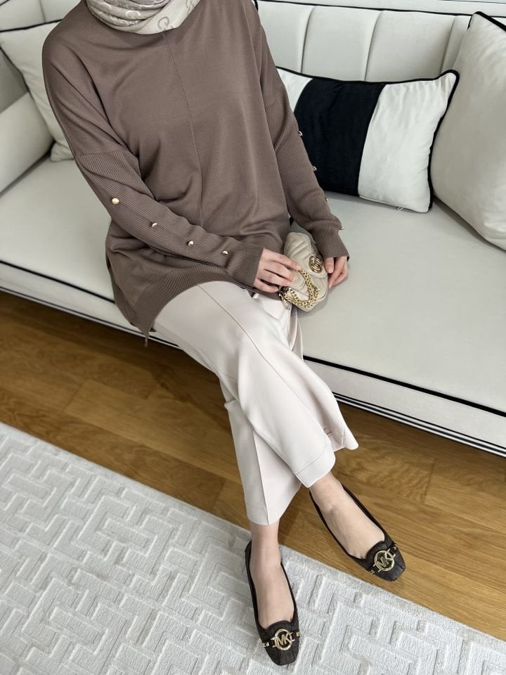 Kolları Düğmeli Kazak