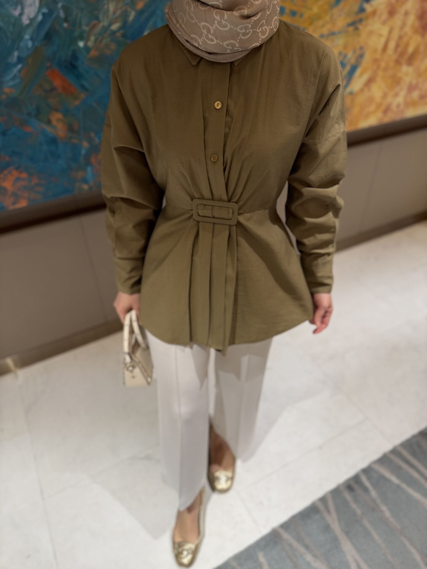 KEMER DETAYLI GÖMLEK