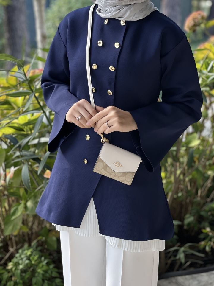 LADY HIRKA/CEKET