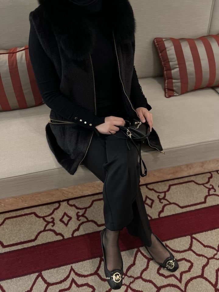 Angora Yakası Kürklü Yelek/ Siyah