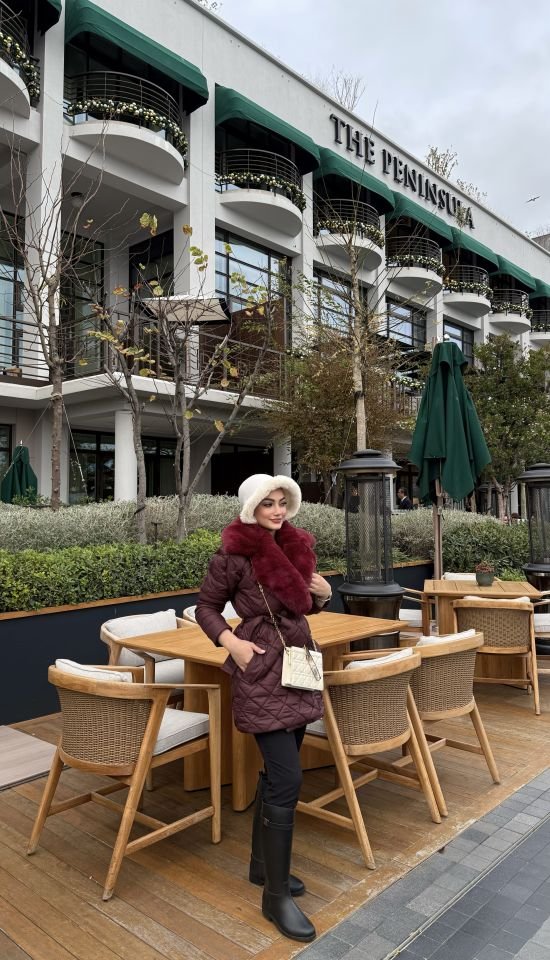 Arisya Mont/ Bordo