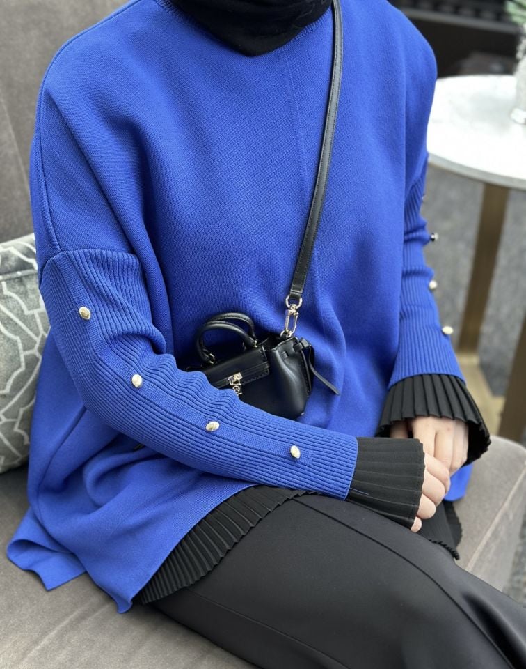 Kolları düğme detaylı kazak saks