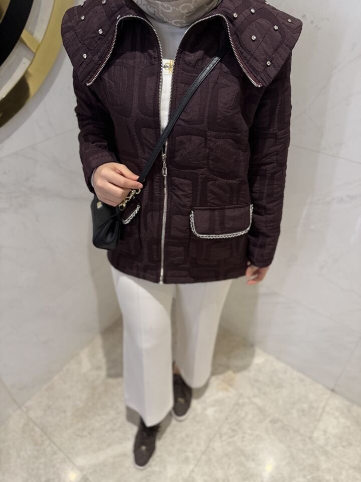 Omuz Detayı Taşlı Ceket