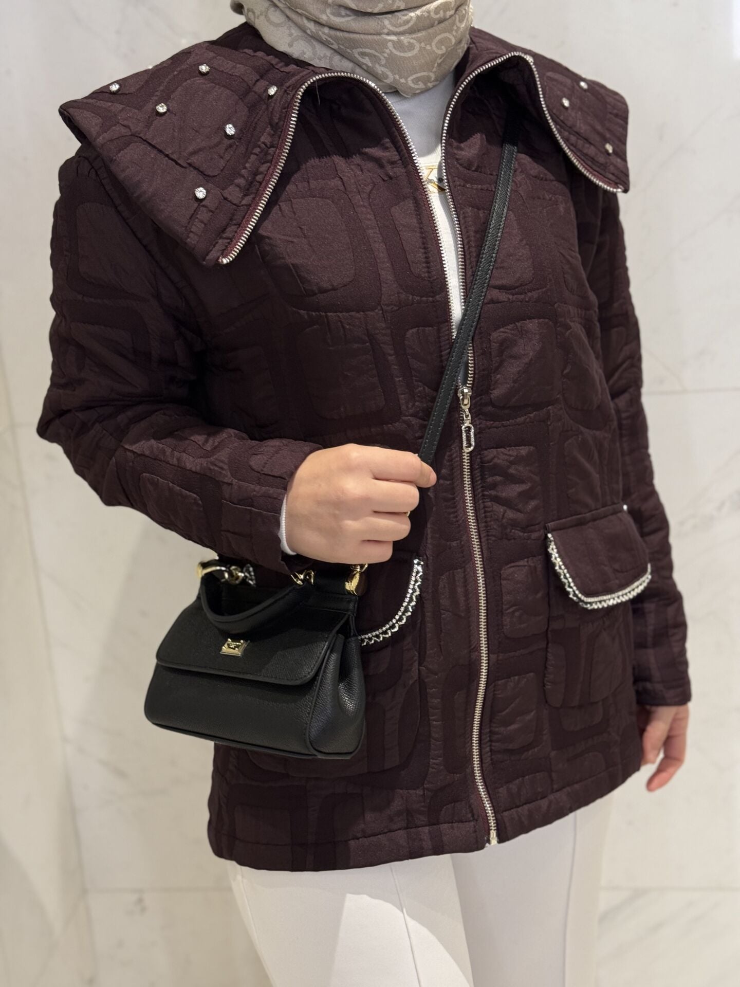 Omuz Detayı Taşlı Ceket